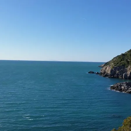 - Town And Blue Sea * トスカーナ州